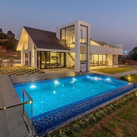 Saffronstays Stargazer, Karjat - Luxury Pool Villa With Lake View Extérieur photo