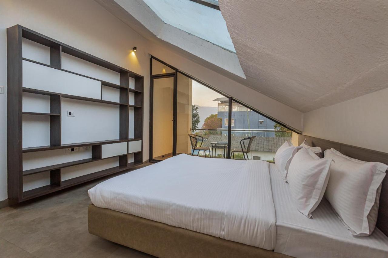 Saffronstays Stargazer, Karjat - Luxury Pool Villa With Lake View Extérieur photo